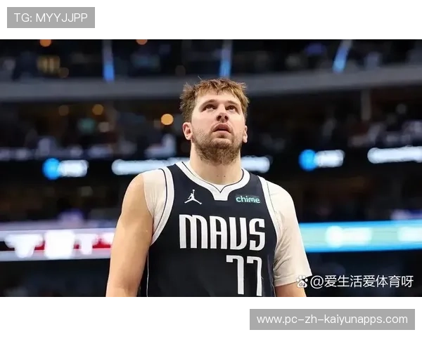 东契奇与队友默契配合，独行侠攻防转换流畅